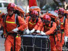 武警部隊緊急投入四川長寧地震搶險救援