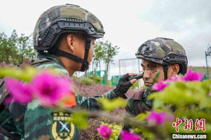 武警黔西南支隊(duì)組織特戰(zhàn)隊(duì)員開展強(qiáng)化訓(xùn)練