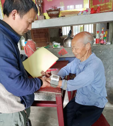 湖南隆回金石橋：家庭醫生為簽約群眾送去健康“醫靠”